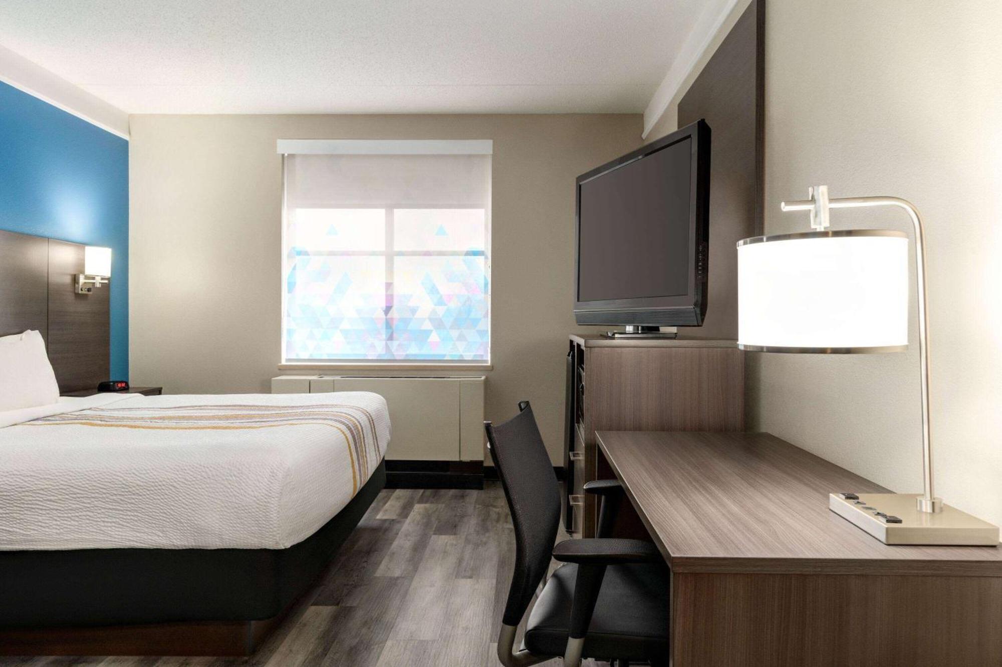 La Quinta By Wyndham Madison American Center Екстер'єр фото